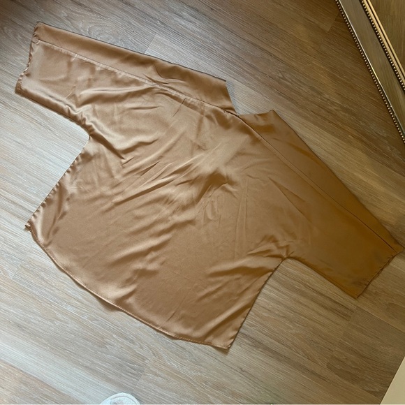 Banana Republic Brown Satin Slouchy Top Size Medium - Picture 2 of 7